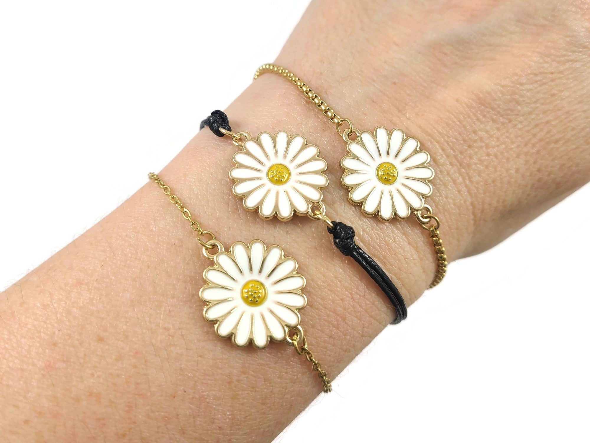 Easy DIY Cute Daisy Bracelet Ideas Daisy Adjustable Bracelet Tutorial easy-diy-cute-daisy-bracelet-ideas-daisy-adjustable-bracelet-tutorial