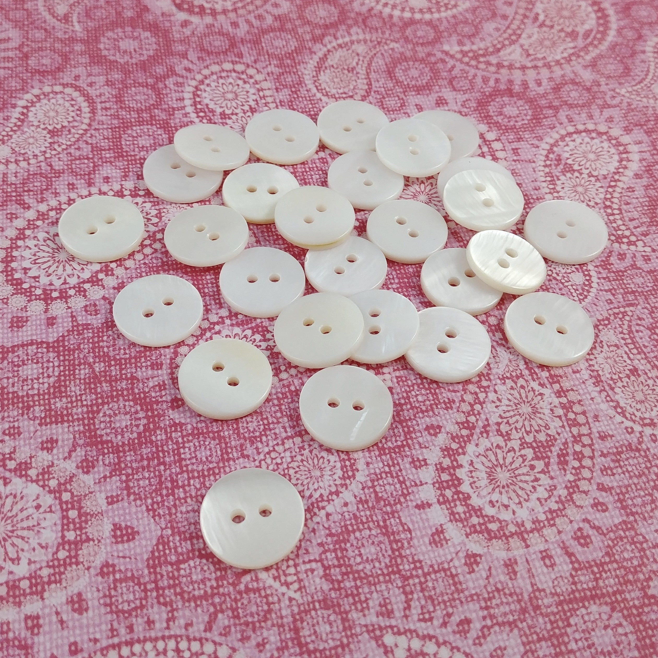 Natural Heart Shell Buttons 13 mm - Genuine shell - Sew Vintagely