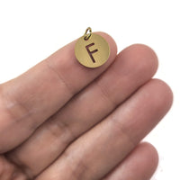 Breloque initiale ronde or en acier inoxydable