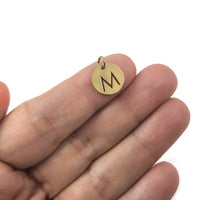 Breloque initiale ronde or en acier inoxydable