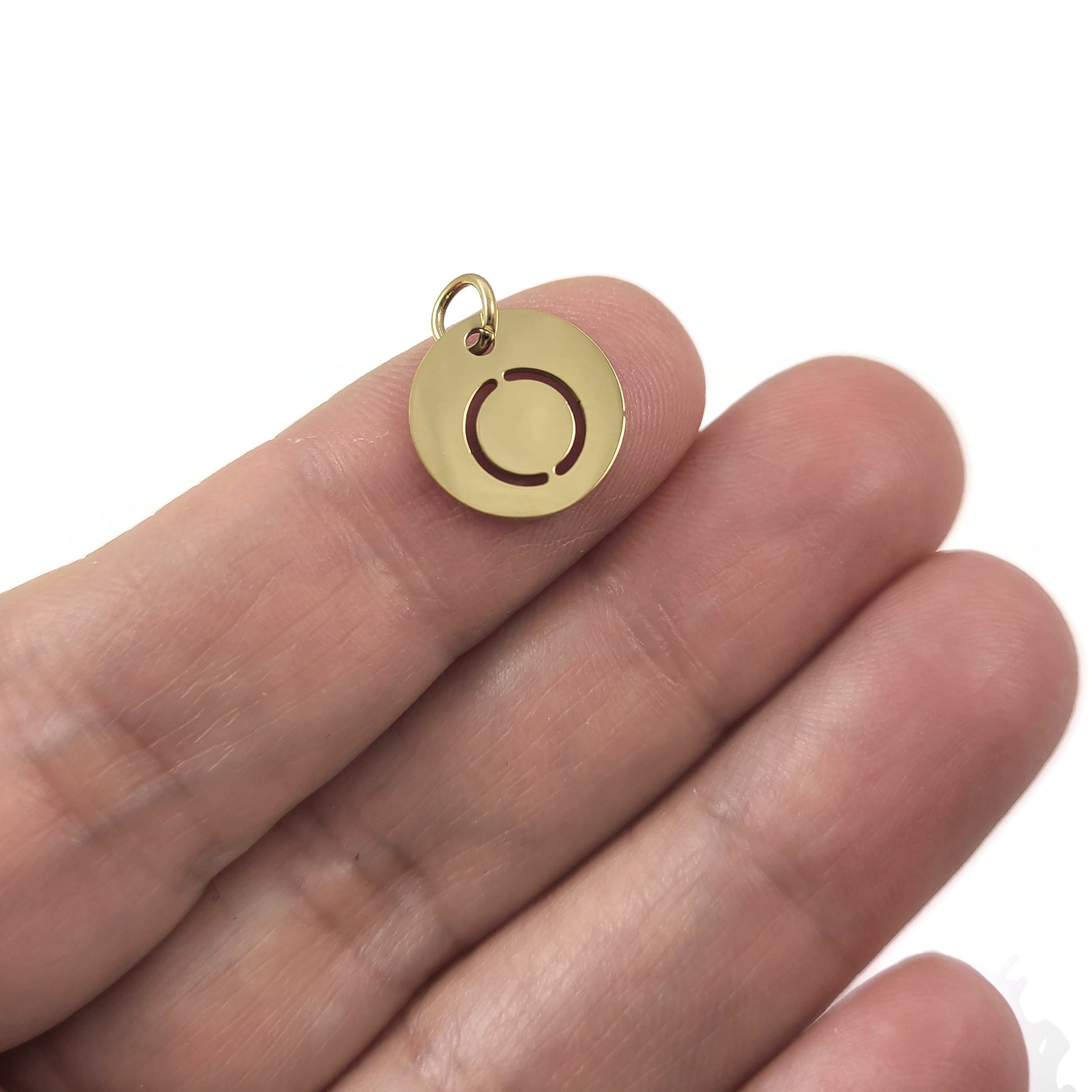 Breloque initiale ronde or en acier inoxydable