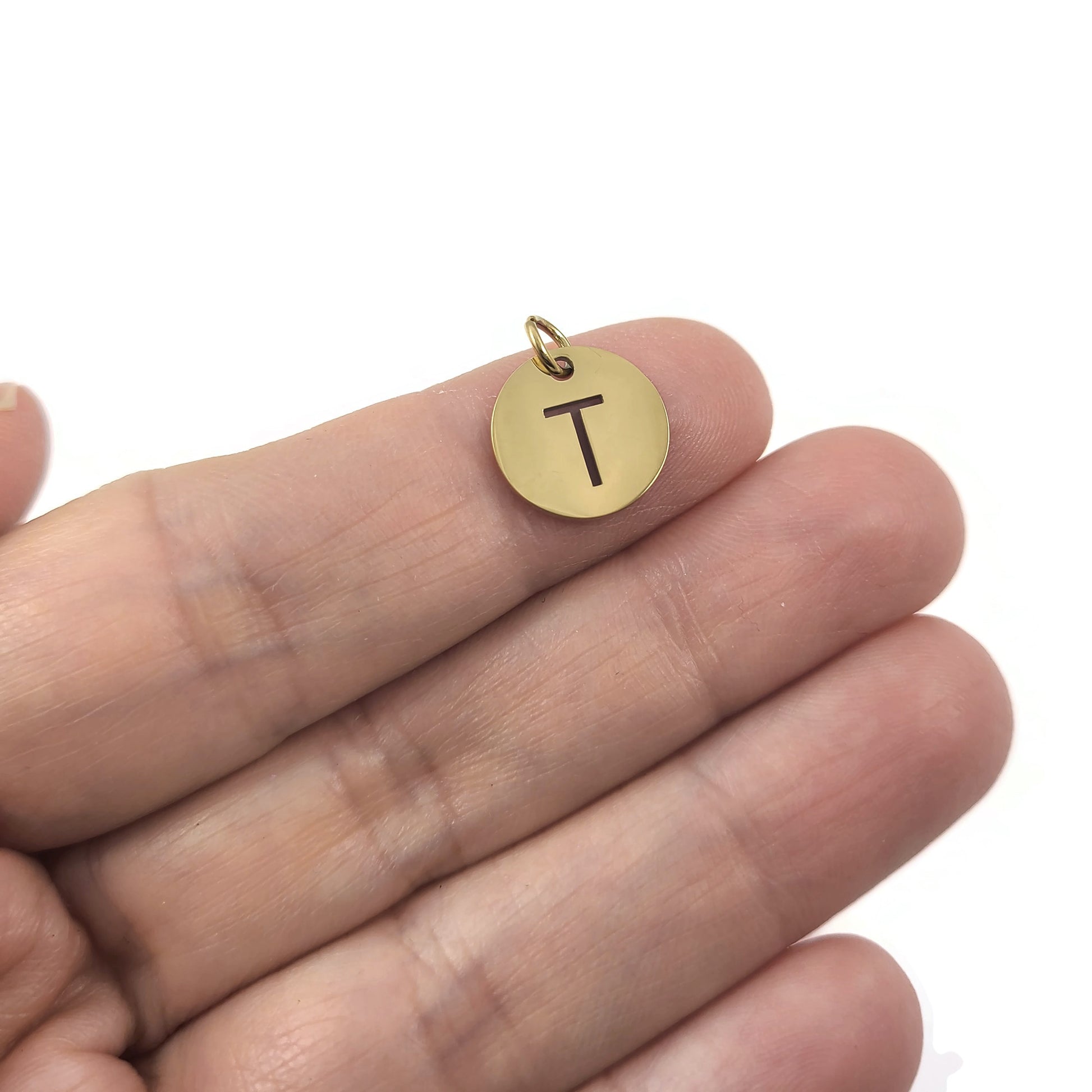 Breloque initiale ronde or en acier inoxydable