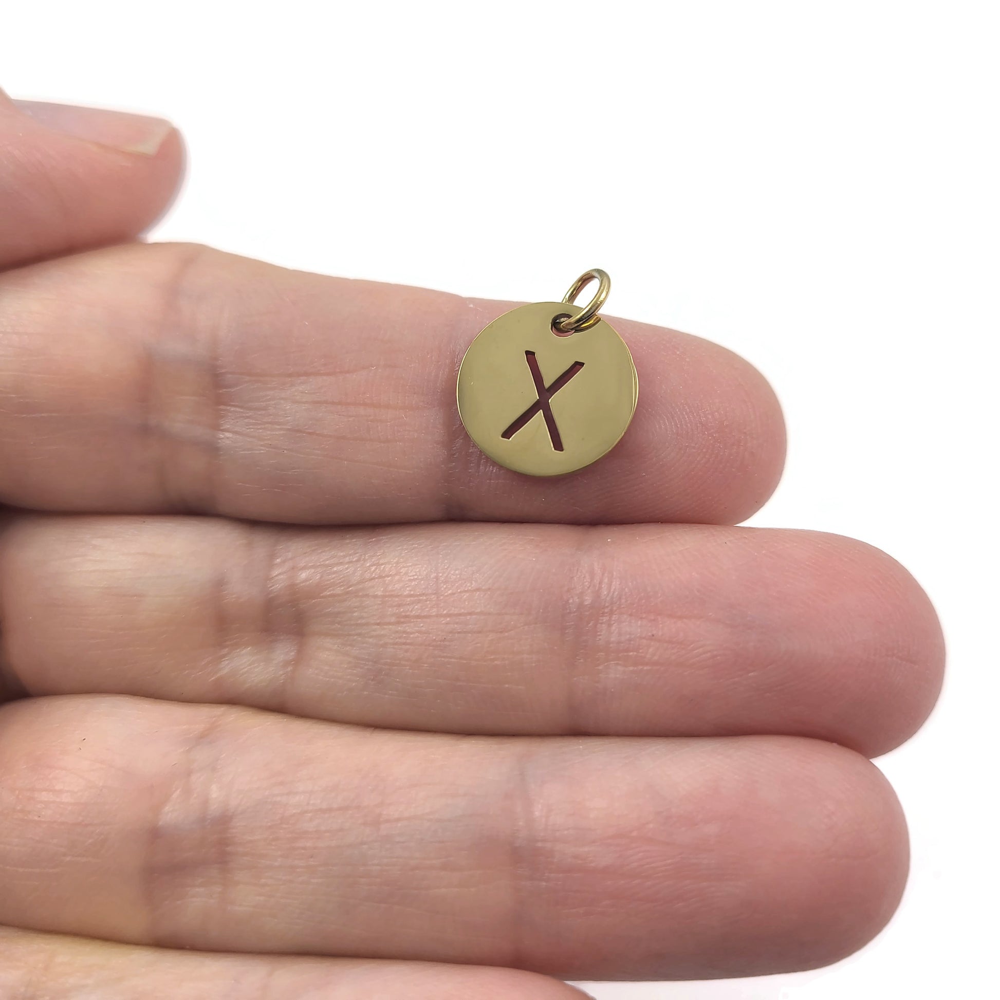 Breloque initiale ronde or en acier inoxydable