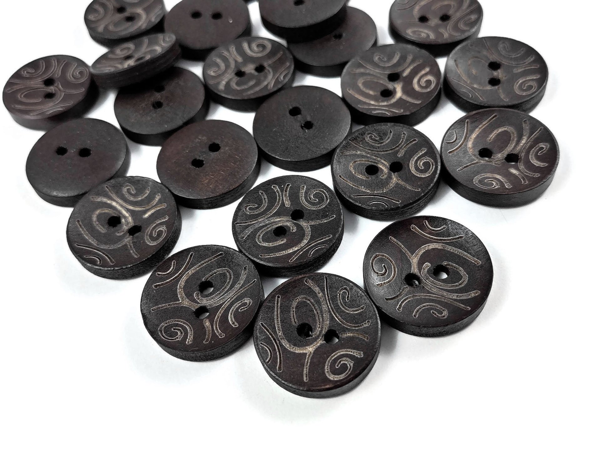 6 dark brown wooden button with tribal pattern 18mm