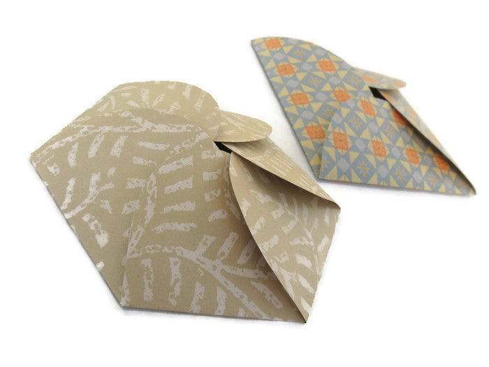 How to make pretty petal envelopes
