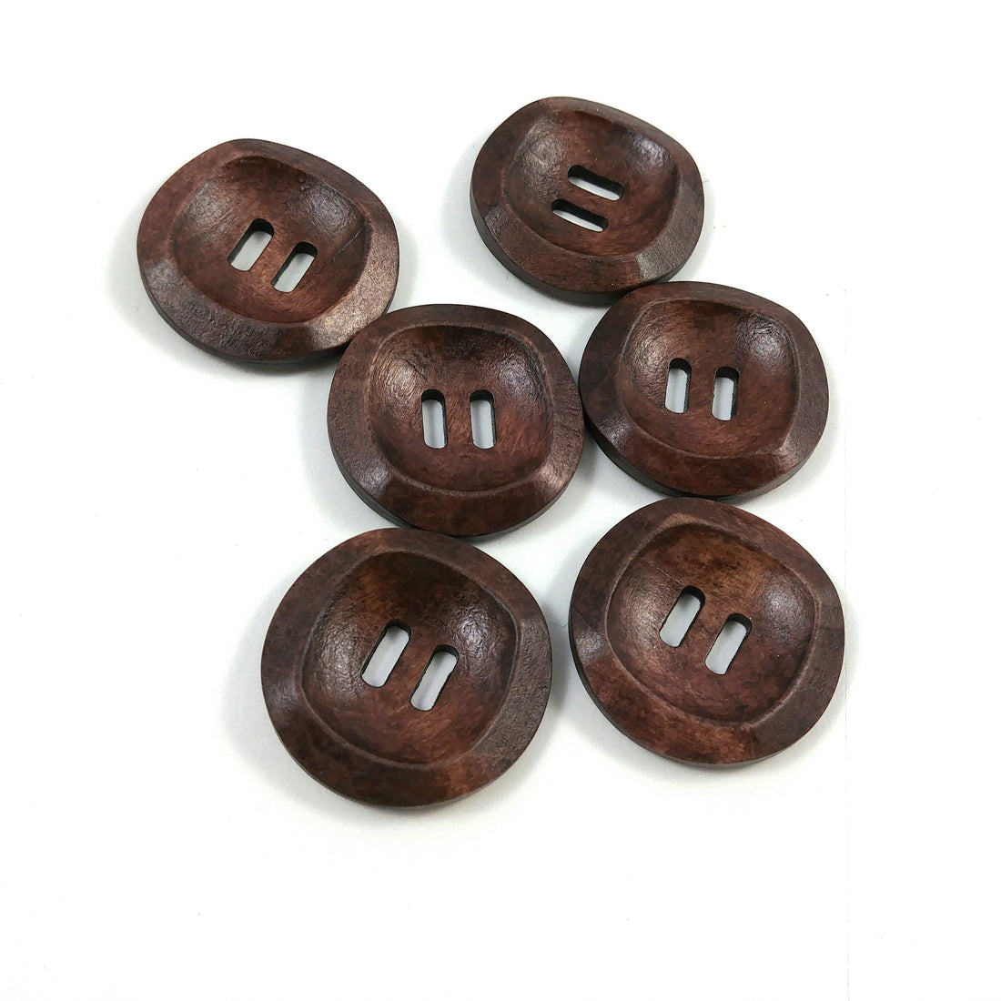 6 Boutons de bois marron foncé de 3cm