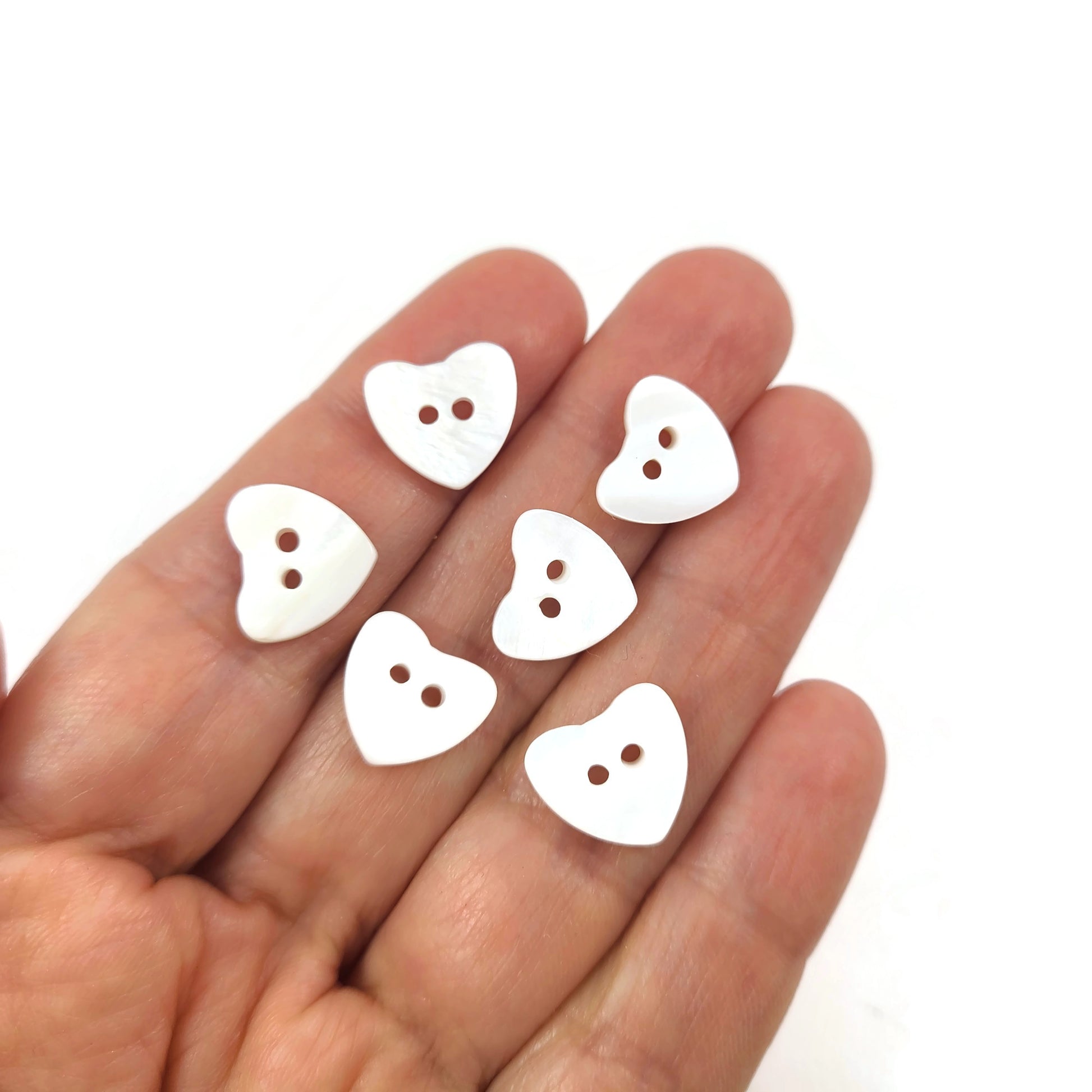 6 White heart buttons - Mother of Pearl Shell Buttons 12mm