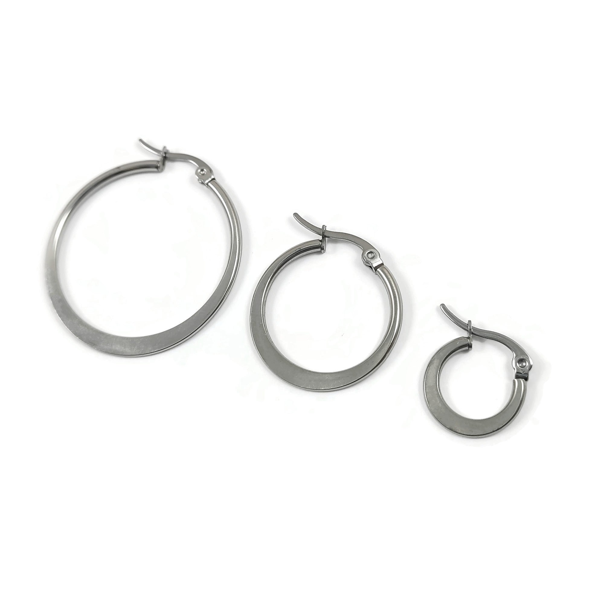 Diamond Oval Hoop Earrings (14K) – Popular J