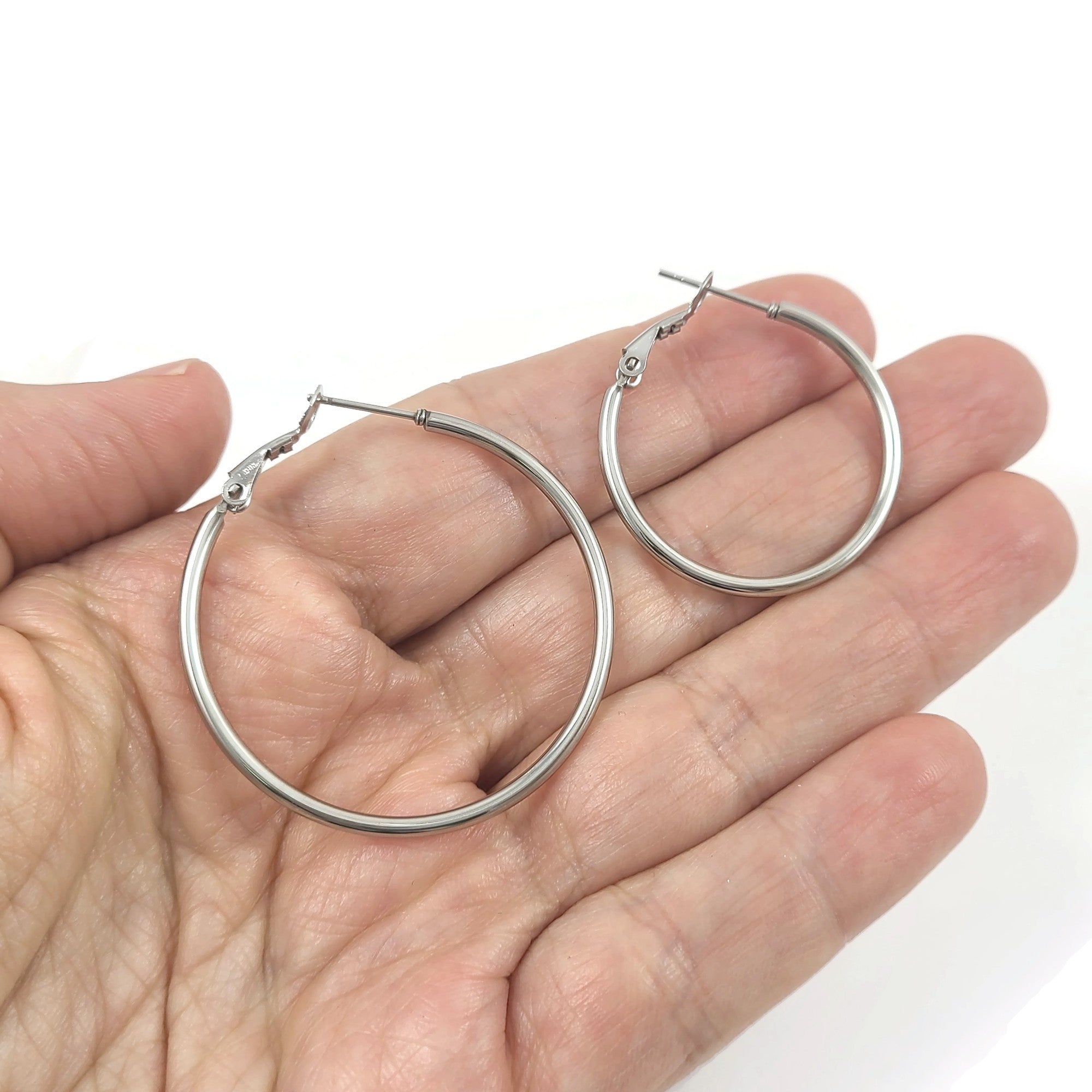 Stainless steel hoops - Nickel free, lead free and cadmium free earwire