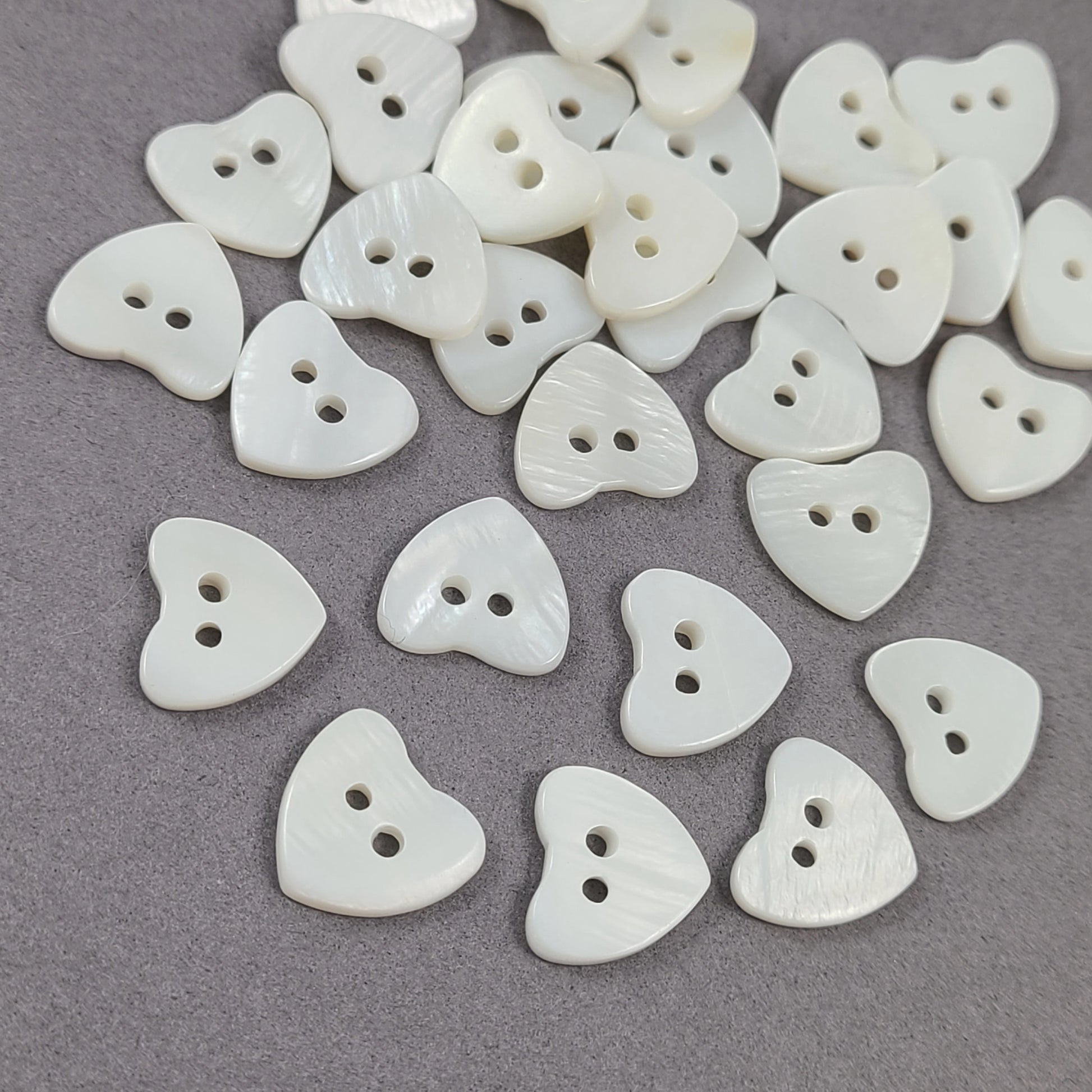 6 White heart buttons - Mother of Pearl Shell Buttons 12mm