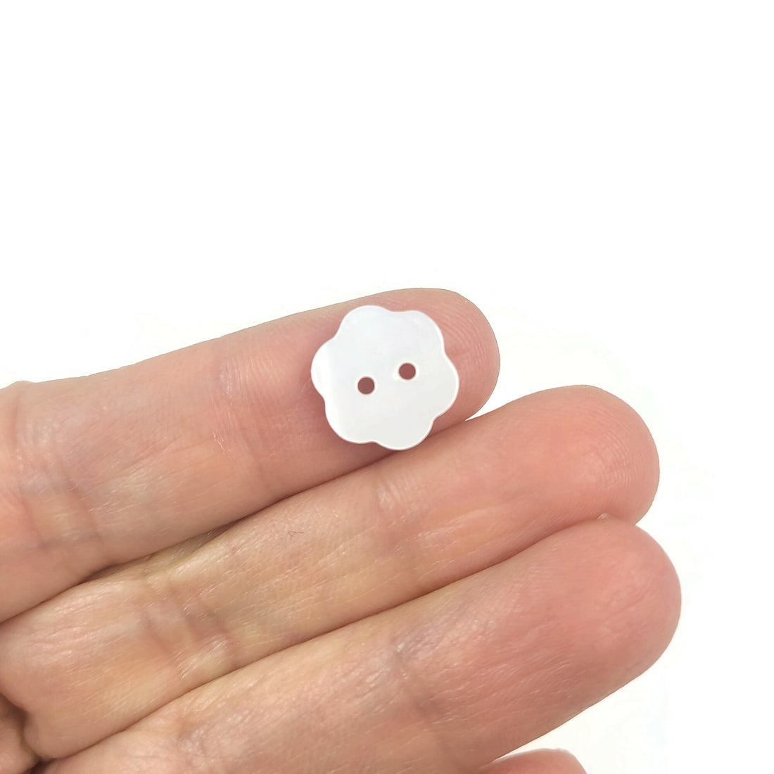 6 Flower shape Mother of Pearl Shell Buttons 13mm