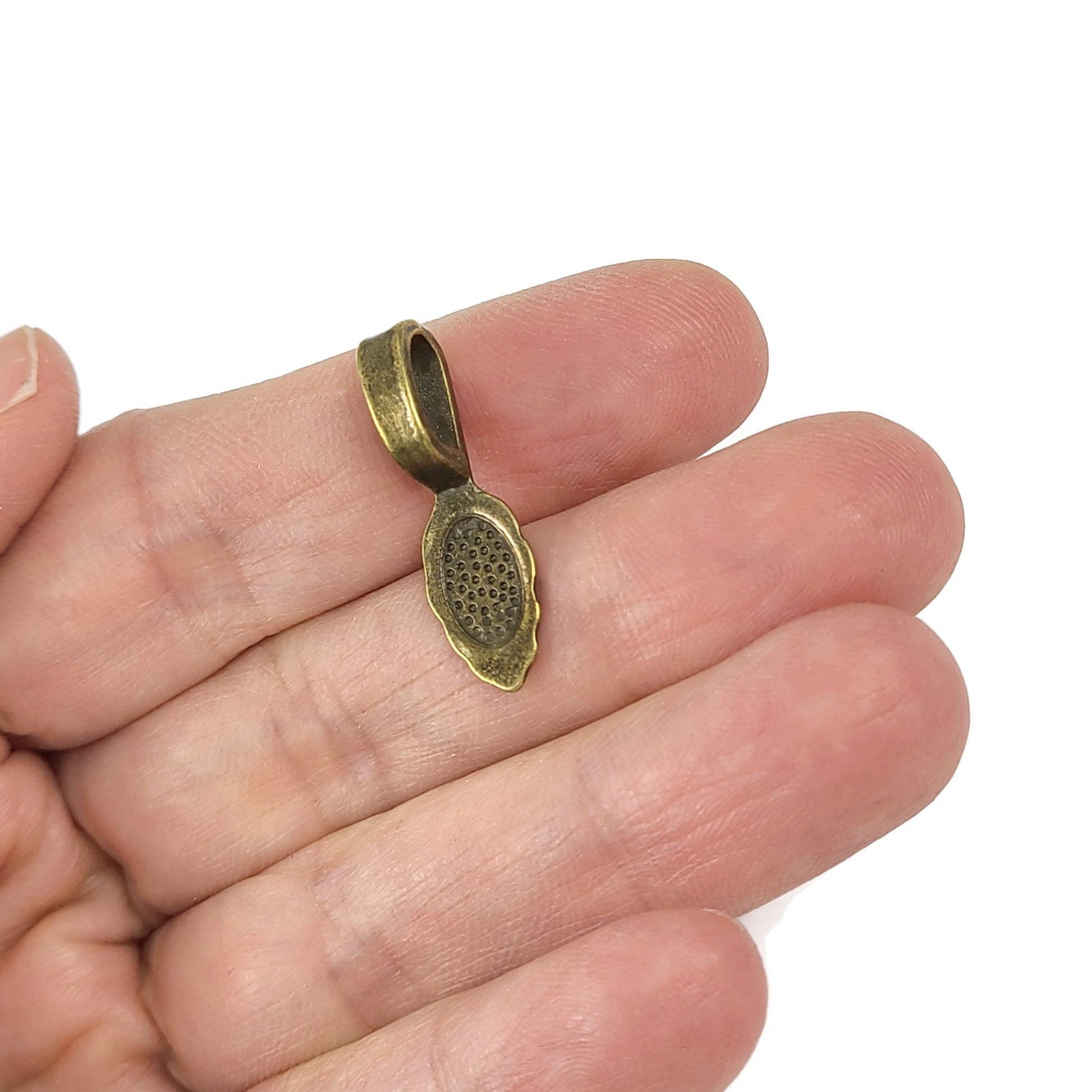 10 glue-on bails, Leaf flat pad