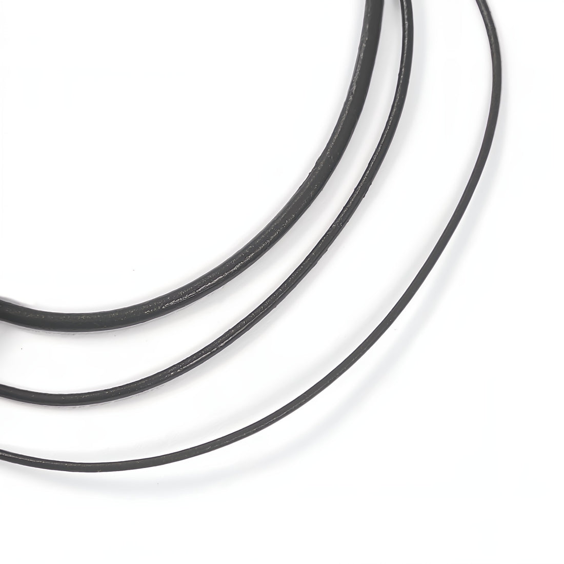 1 collier en cordon de cuir avec rallonge et fermoirs en acier inoxydable