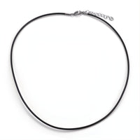 1 collier en cordon de cuir avec rallonge et fermoirs en acier inoxydable