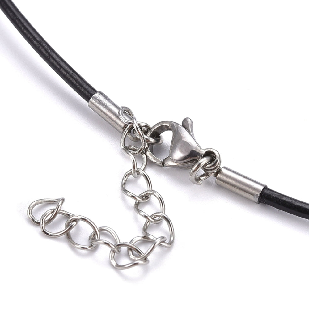 1 collier en cordon de cuir avec rallonge et fermoirs en acier inoxydable