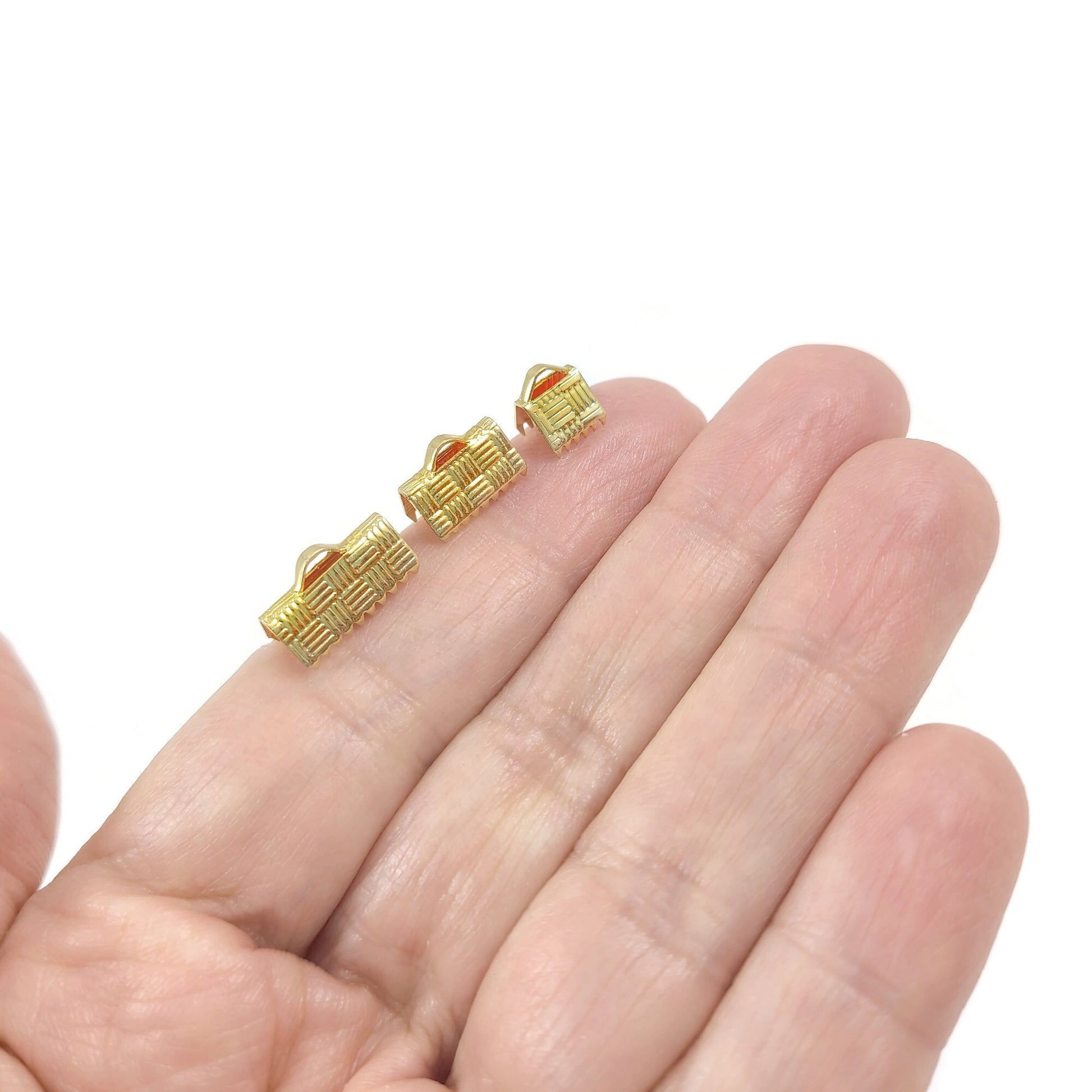 10 fermoirs griffes en laiton or texturé