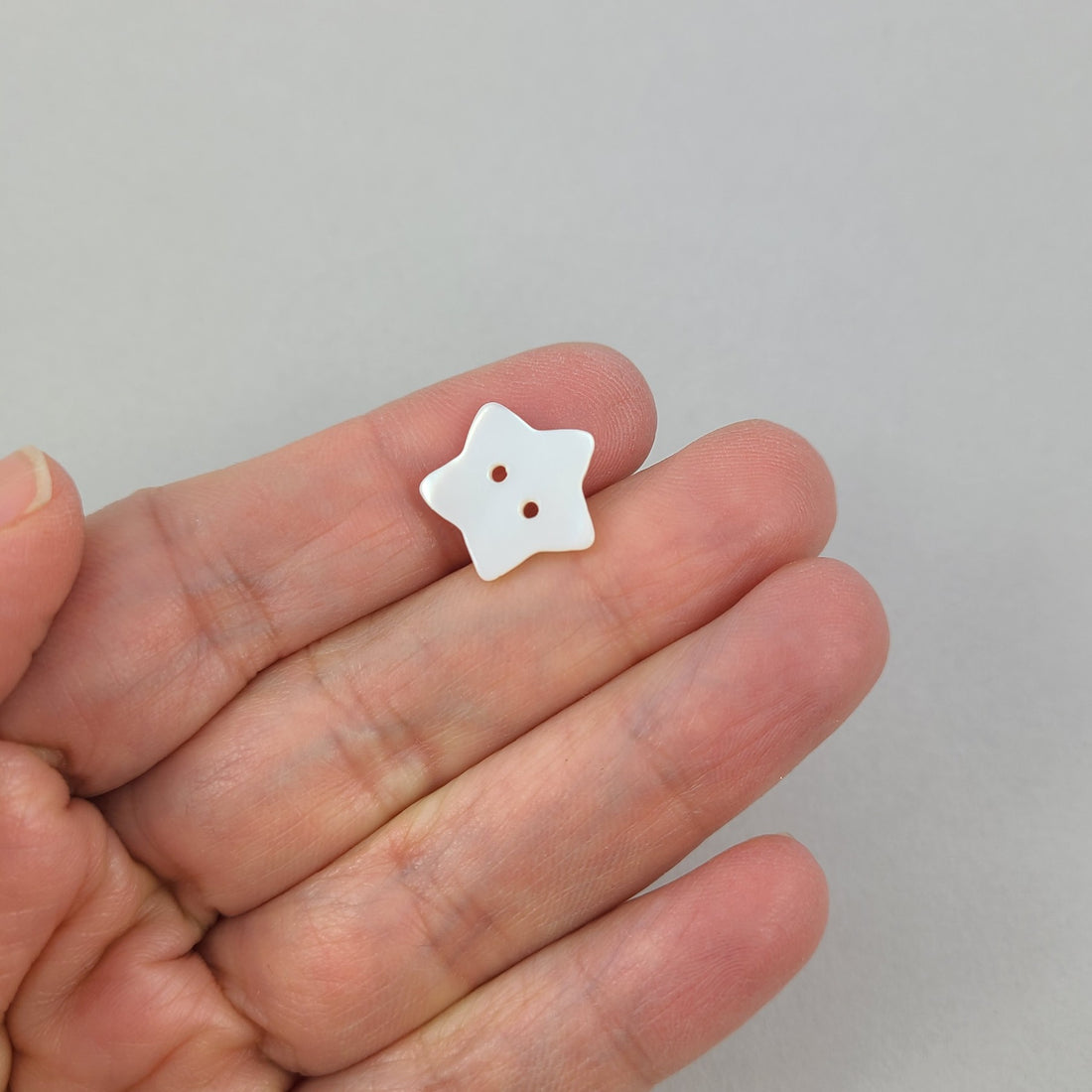 6 Mother of Pearl Star Sewing Buttons 15mm