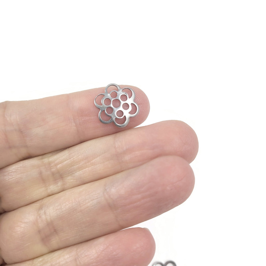 10 Stainless Steel 6-Petal Flower Bead Caps – 14mm