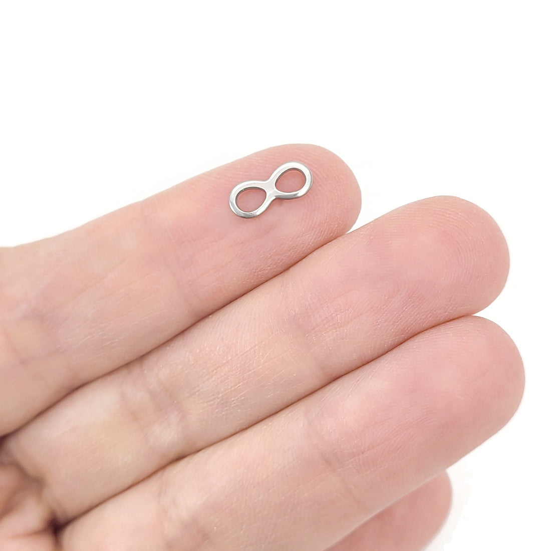 10 Small stainless steel infinity connectors 10 x 5mm