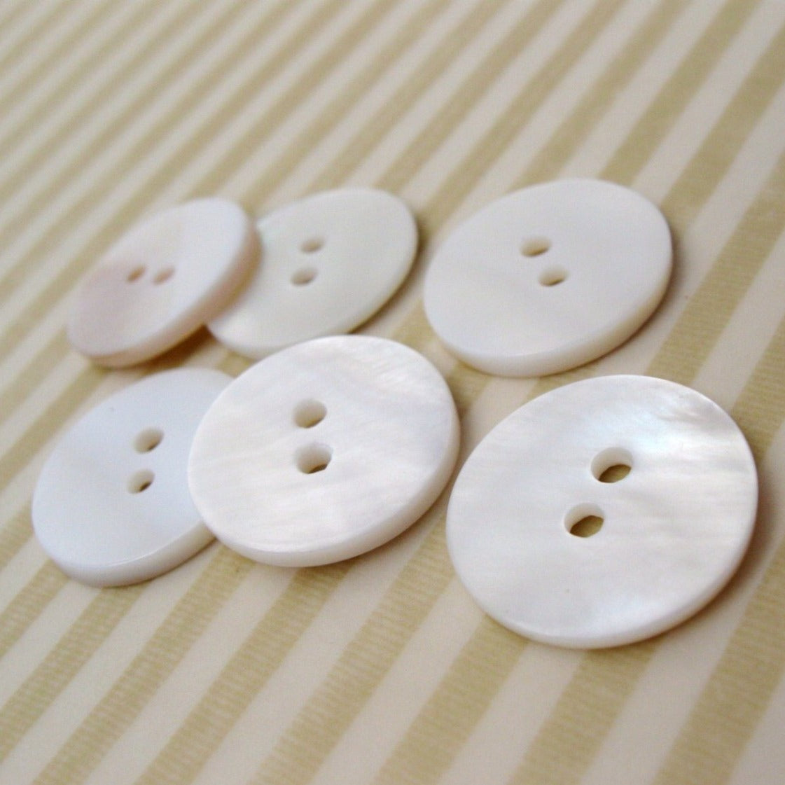 7mm Mother of Pearl Button