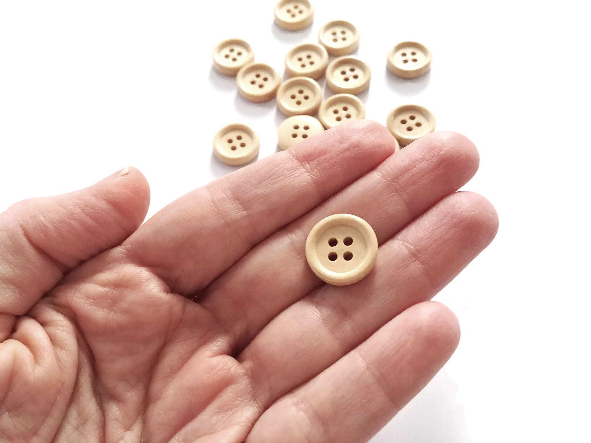 Wooden button - Natural 4 Holes Wood Sewing Buttons 15mm - set of 15 or 60