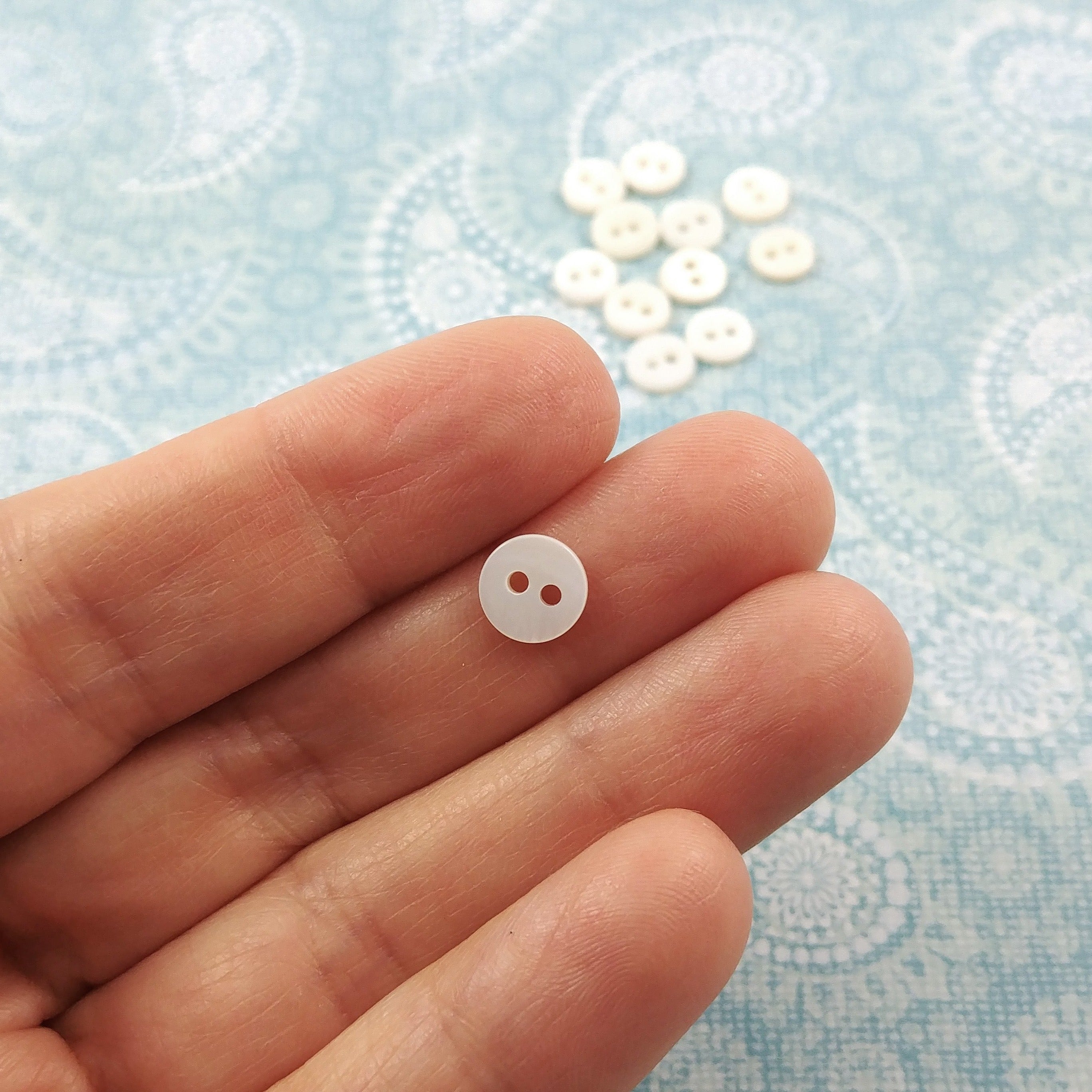 Mini bouton en nacre véritable 7mm - ensemble de 10 boutons