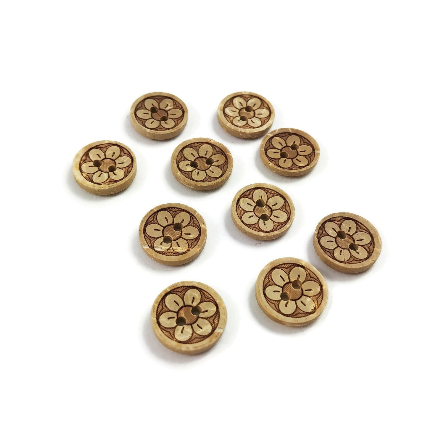 10 Coconut Shell Buttons 13 or 15mm - Daisy Flower