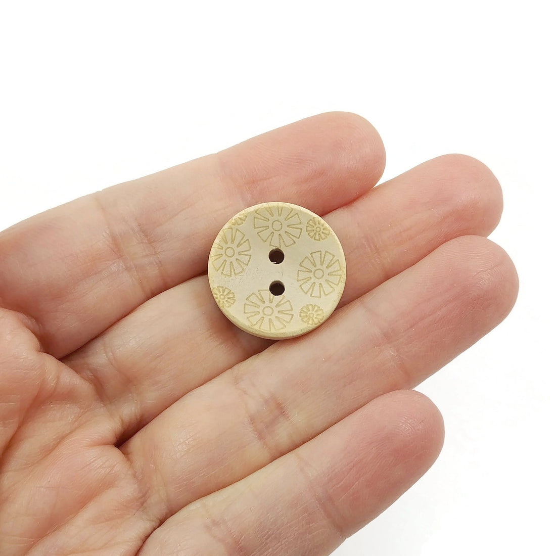 Wooden button - Flower Pattern Unfinished Wood Sewing Buttons Natural Color 20mm - set of 12