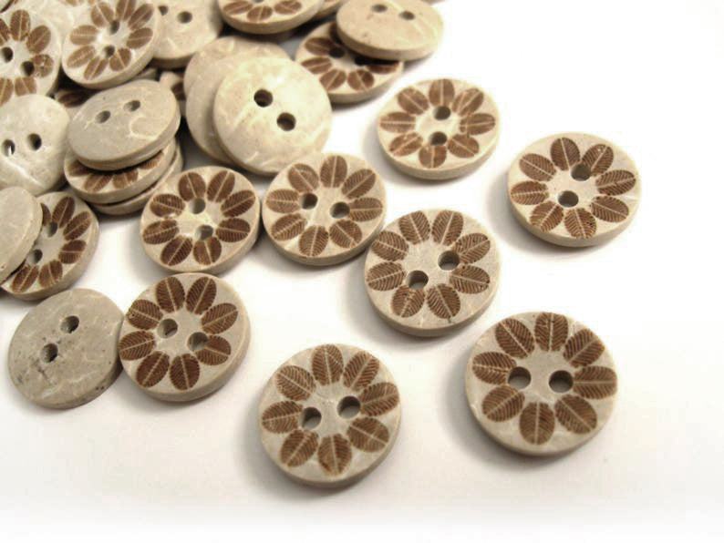 10 Coconut Shell Buttons 12mm - Fossil Leaf