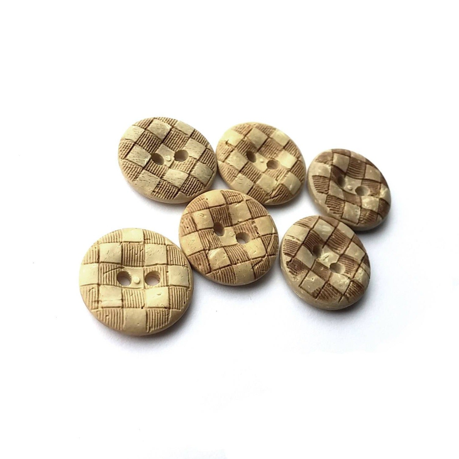 6 Coconut Carved Buttons 15mm - Checkered