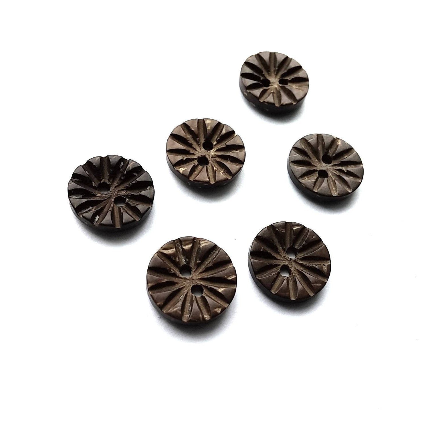 6 Coconut Buttons 13mm - Carved