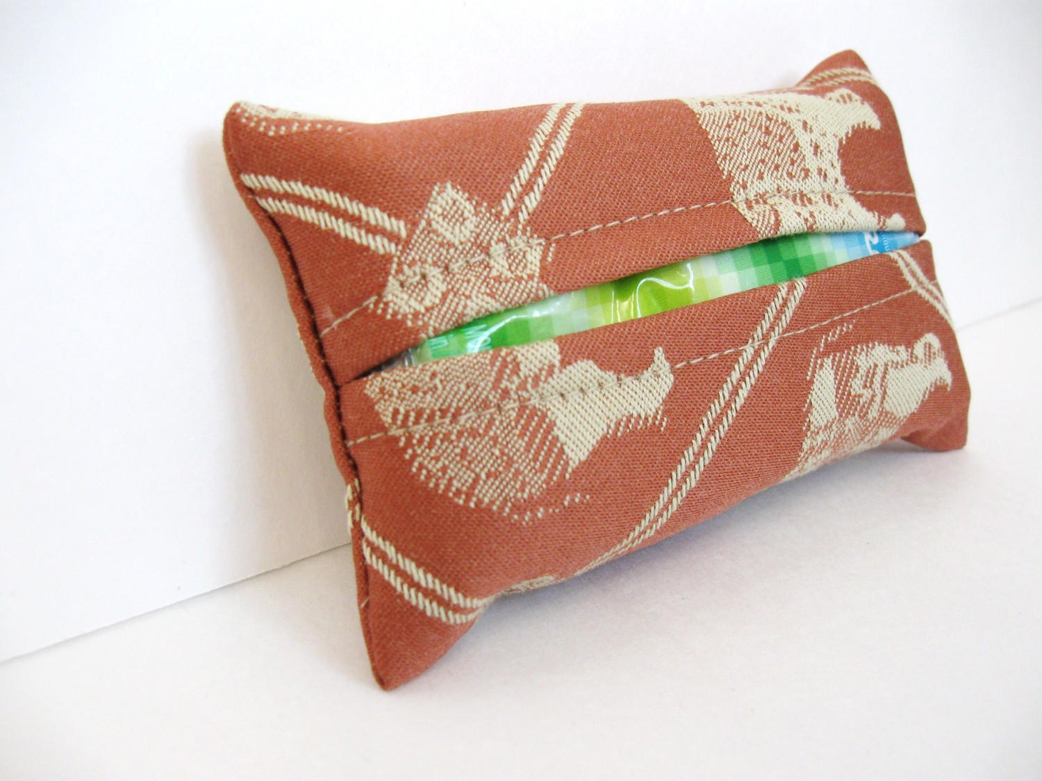 DIY Travel pocket tissue holder tutorial and sewing pattern