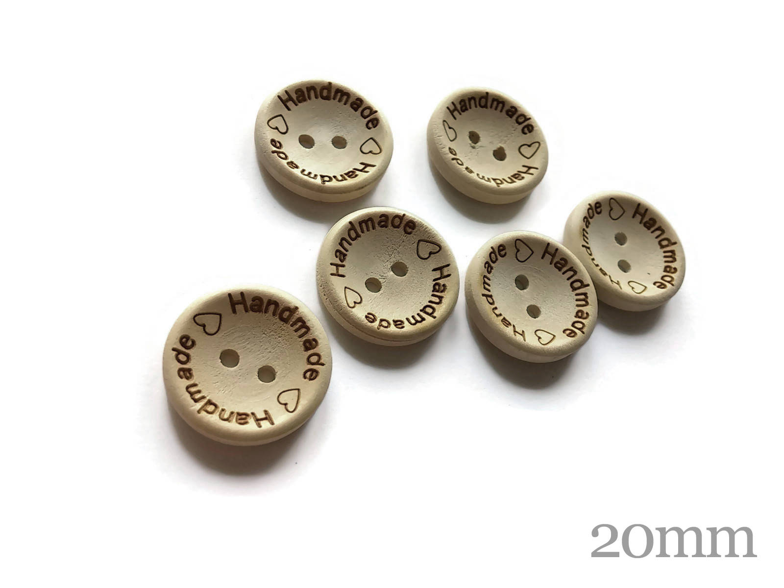 4 boutons de bois naturel 20 ou 30mm avec logo handmade gravé