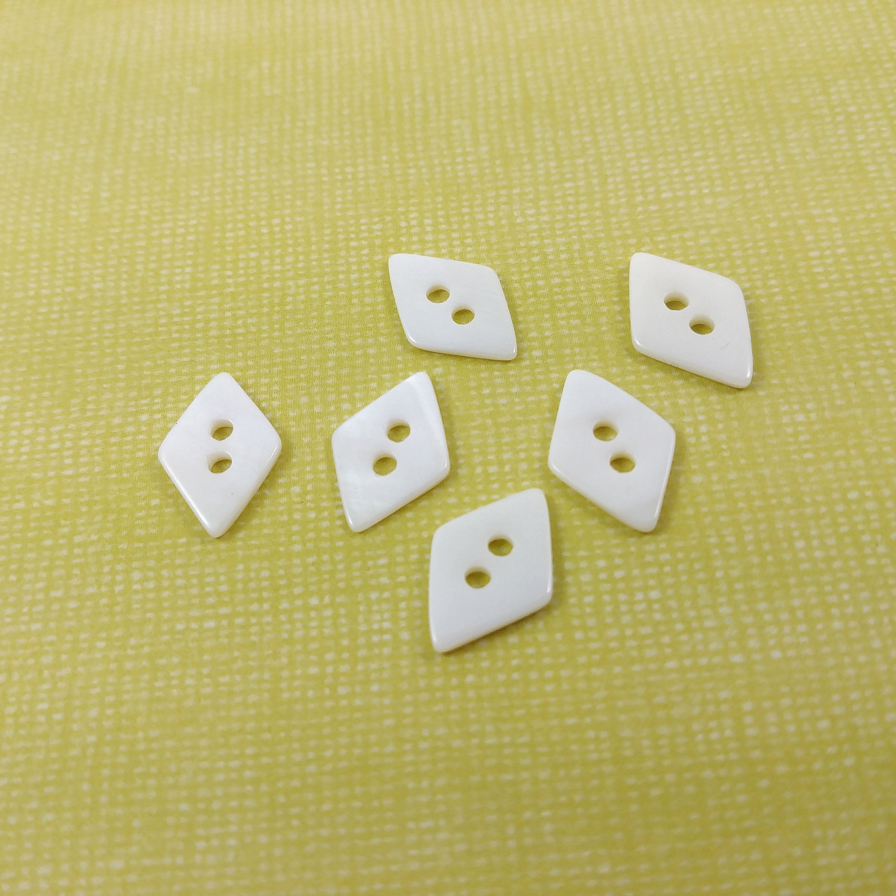 Lozenge MOP buttons - Mother of Pearl Shell Buttons 14mm - set of 6