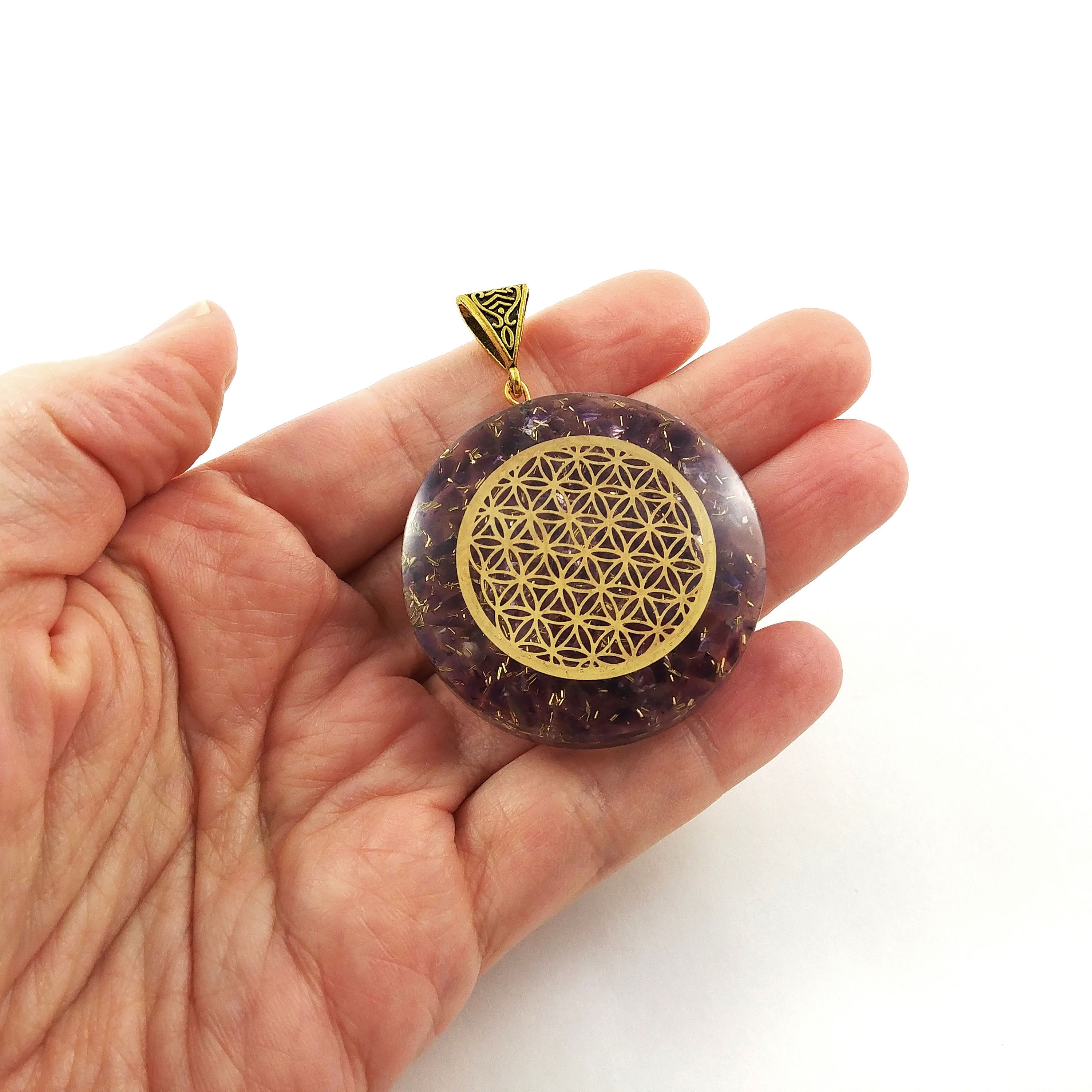 Diy on sale orgonite pendant