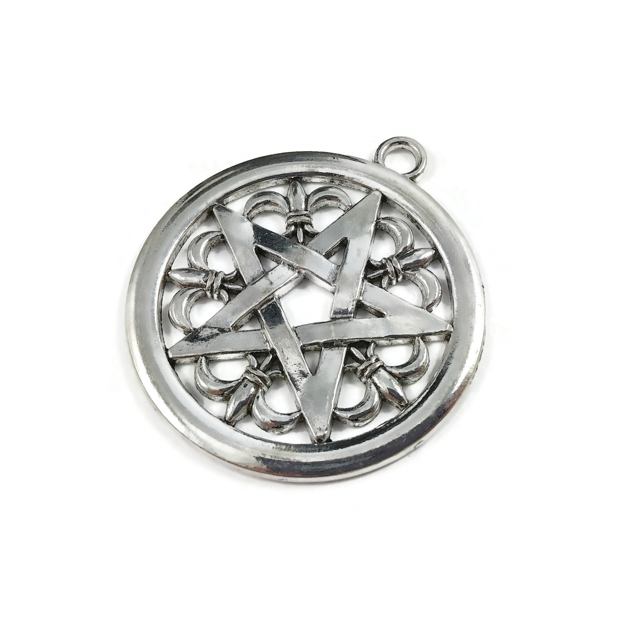 Pentagram hot sale silver necklace