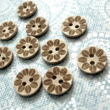 10 Coconut Shell Buttons 12mm - Fossil Leaf