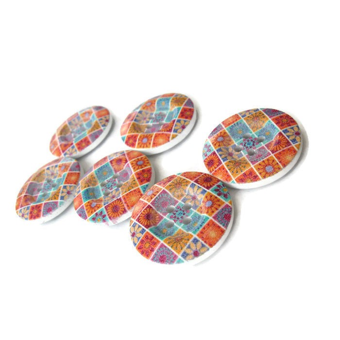 6 painted wooden button - flower patchwork pattern 23mm