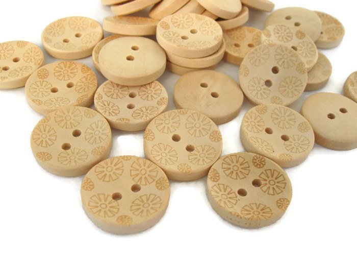 Bouton de bois avec motif de fleurs - bouton en bois naturel de 20mm - ensemble de 12